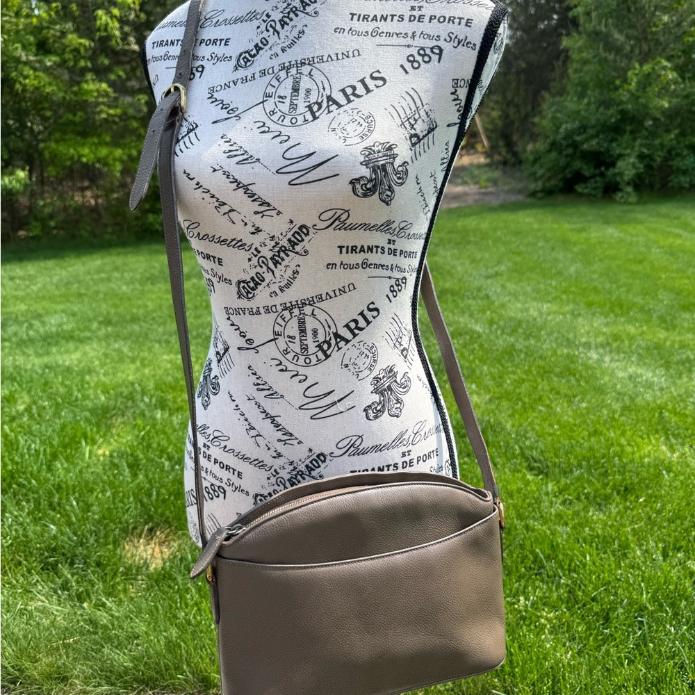 Vintage Coach Madison in Granite